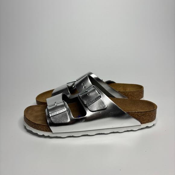 Birkenstock Arizona Metallic Leather Soft Footbed Sandals in Silver - Picture 4 of 8